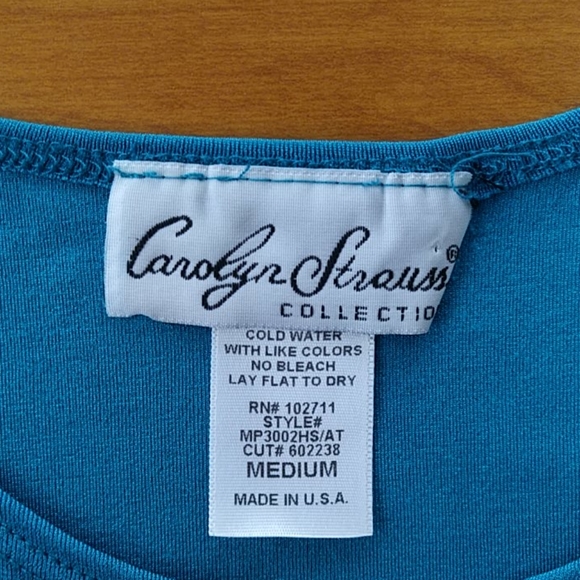 Eye Catching Green Tank Top w/ Tan Floral Accents - Picture 2 of 9